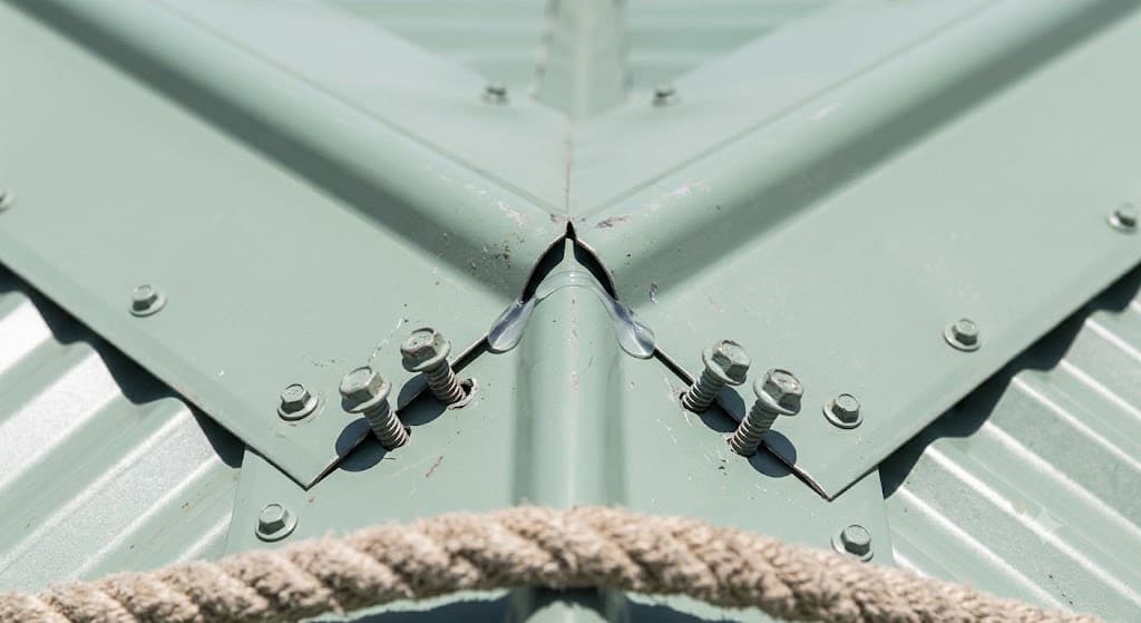 Ridge capping (re-bed & re-point)